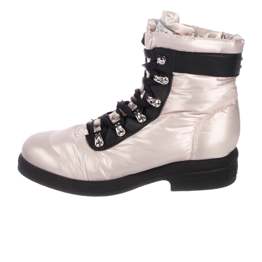Authentic Chanel snow boots. Beautiful blush color. Size 39.5